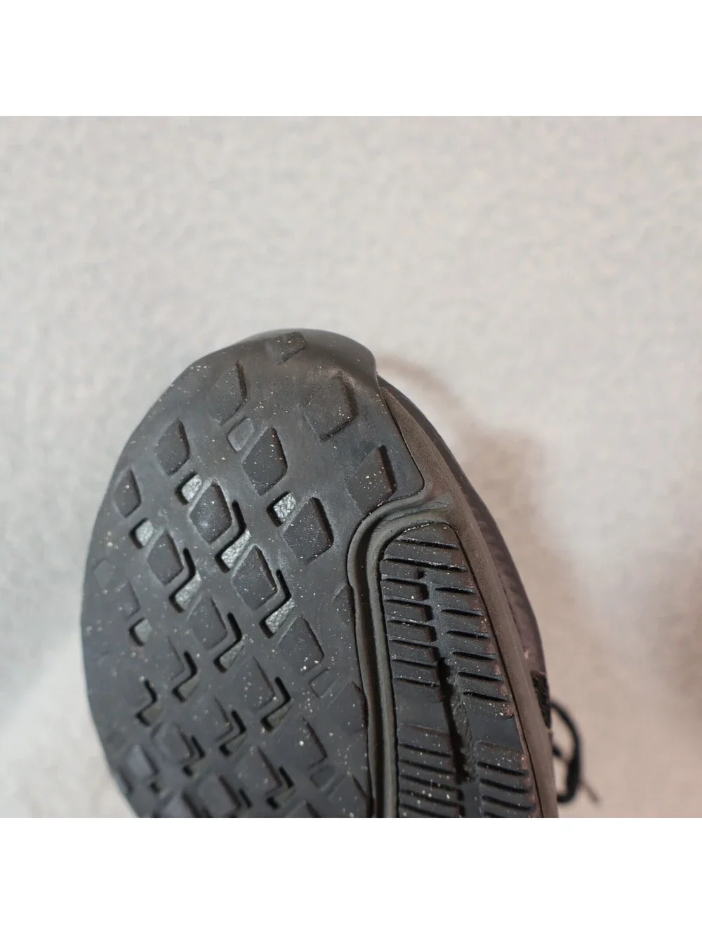 Nike Run Swift 2 Black Running Men 7.5 / Women 9 CU3517-002